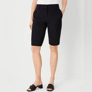 Ann Taylor Women's Classic Fit Bermuda Shorts Stretch Flat Front Black Size 2